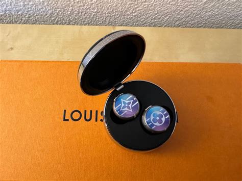 louis vuitton horizon wireless earphones - blue gradient price|Louis Vuitton horizon light up case.